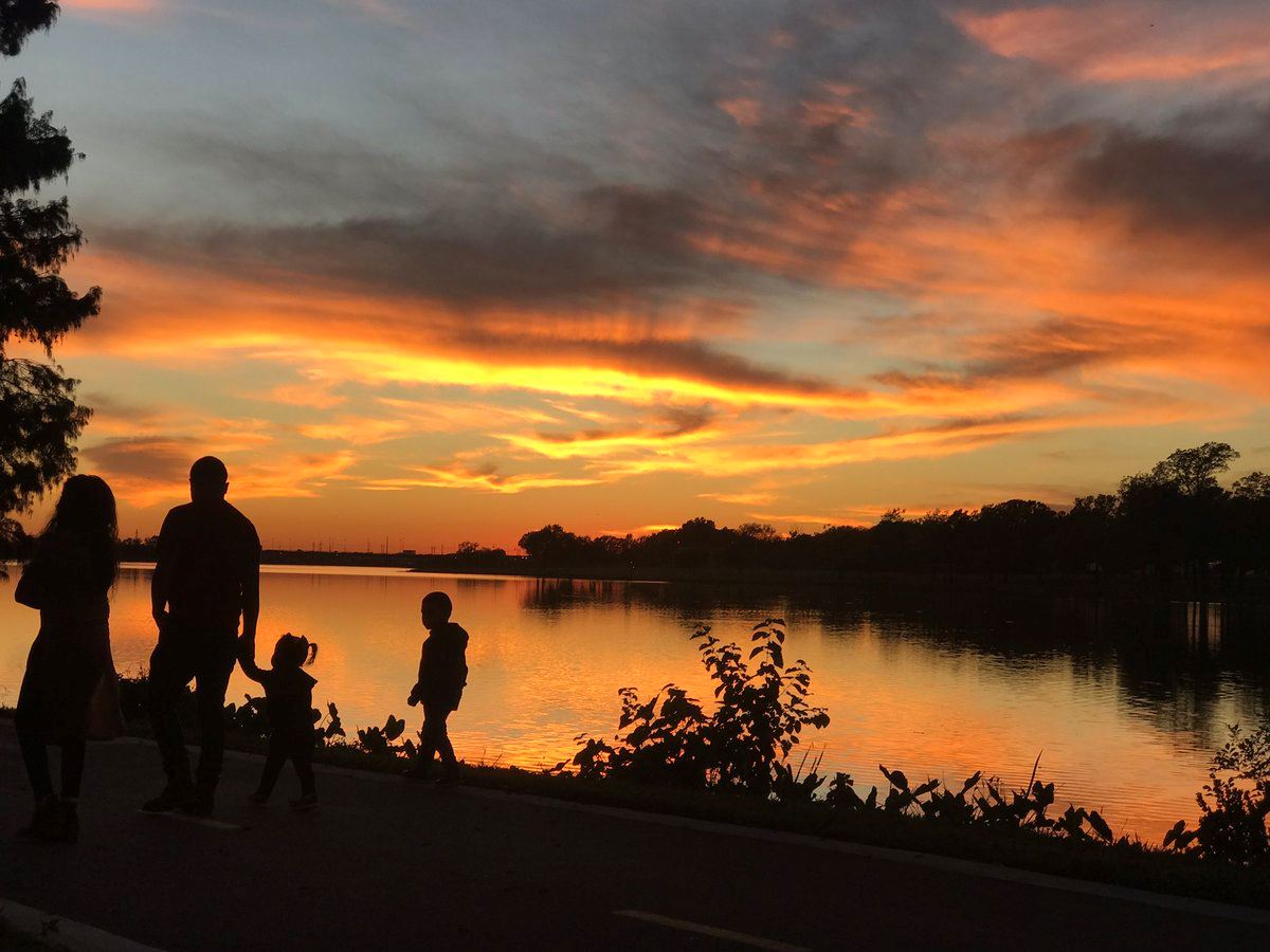 E34 - Sunset at Bachman Lake